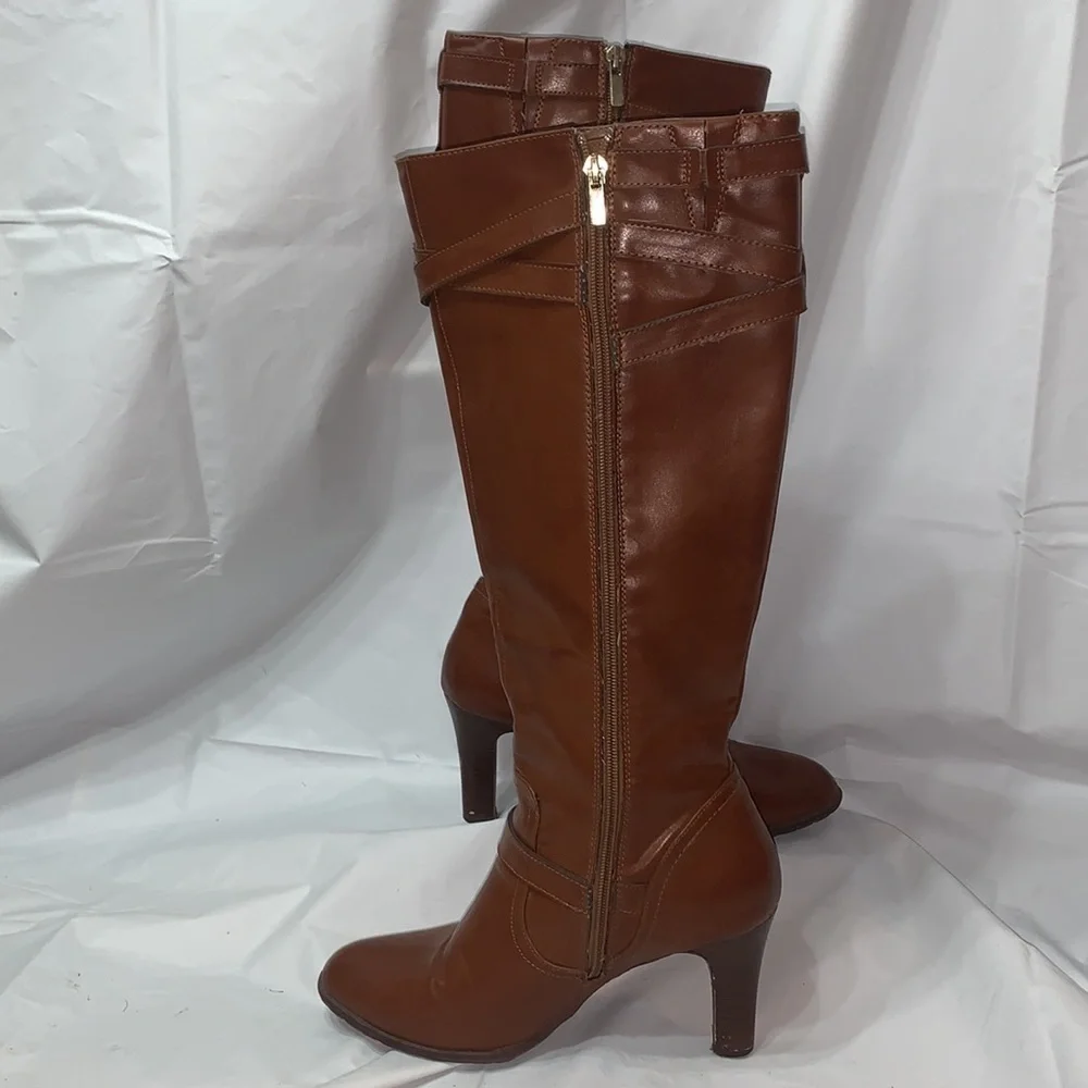 Chaps Brown Fargo Size 9B Heeled calf Synthetic Leather Boot - Picture 4 of 9